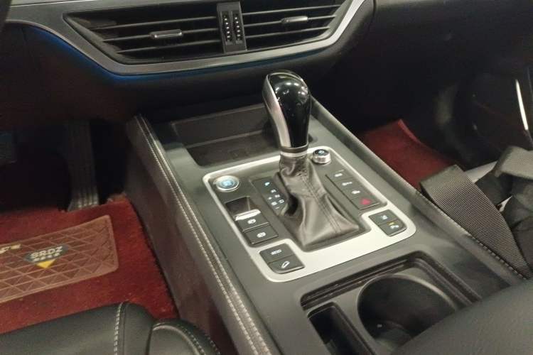 Used BYD Tang 2018 2.0T Automatic SmartConnect Prestige 7-Seater China V Standard Gear Lever