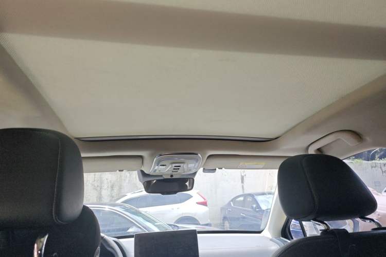 Used BYD Tang 2018 2.0T Automatic SmartConnect Prestige 7-Seater China V Standard Headliner