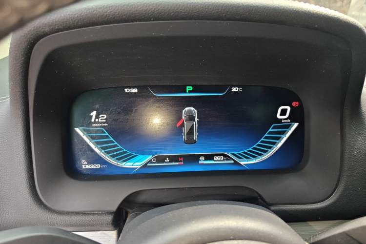 Used BYD Tang 2018 2.0T Automatic Smart Connect Prestige 5-Seater National Emission Standard V Instrument Cluster