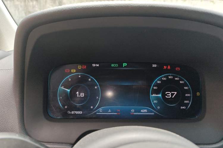 Used BYD Tang 2018 2.0T Automatic SmartConnect Prestige 7-Seater China V Standard Instrument Cluster