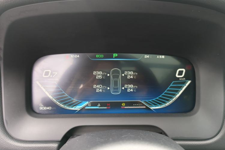 Used BYD Tang 2018 2.0T Automatic Smart Connect Prestige 5-Seater National Emission Standard V Instrument Cluster