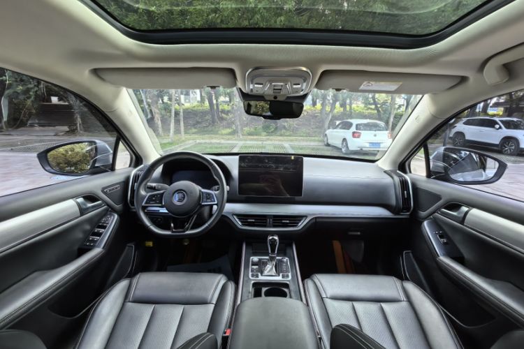 Used BYD Tang 2018 2.0T Automatic SmartConnect Prestige 7-Seater China V Standard Interior 1
