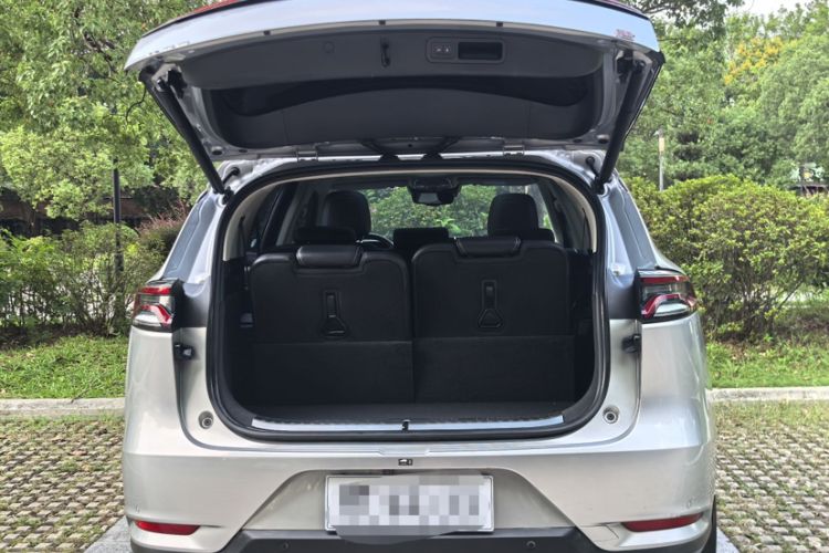 Used BYD Tang 2018 2.0T Automatic SmartConnect Prestige 7-Seater China V Standard Interior 4