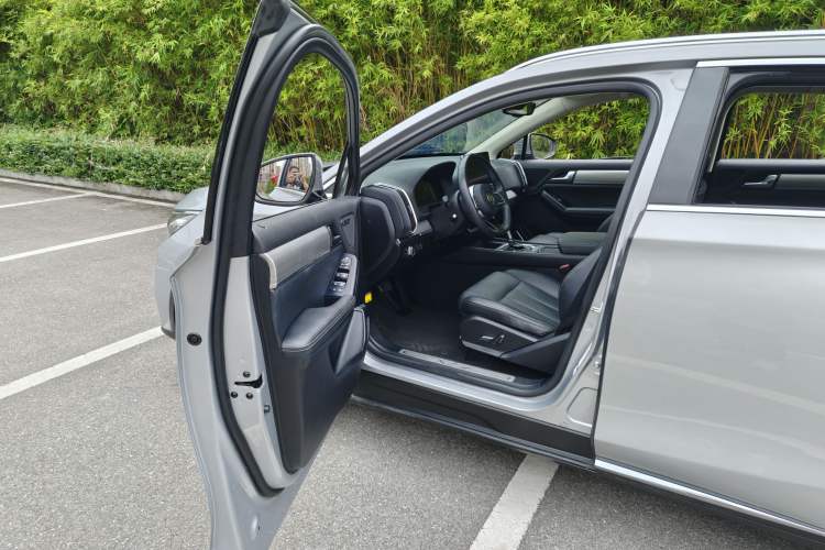 Used BYD Tang 2018 2.0T Automatic Smart Connect Prestige 5-Seater National Emission Standard V Interior 5