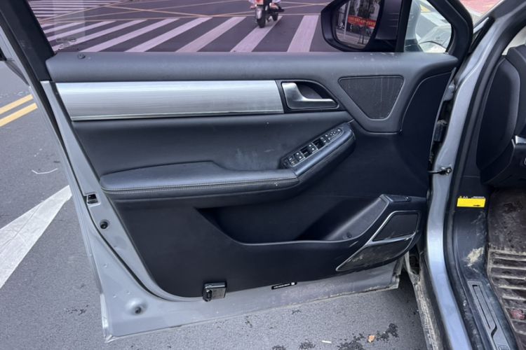 Used BYD Tang 2018 2.0T Automatic Smart Connect Prestige 7-Seater China V Standard Interior 7