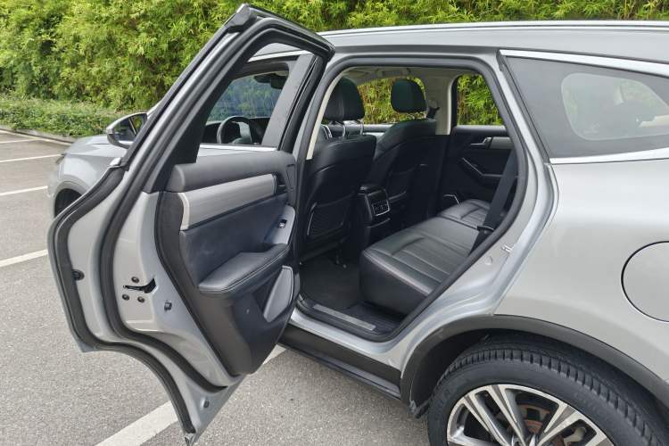 Used BYD Tang 2018 2.0T Automatic Smart Connect Prestige 5-Seater National Emission Standard V Interior 7