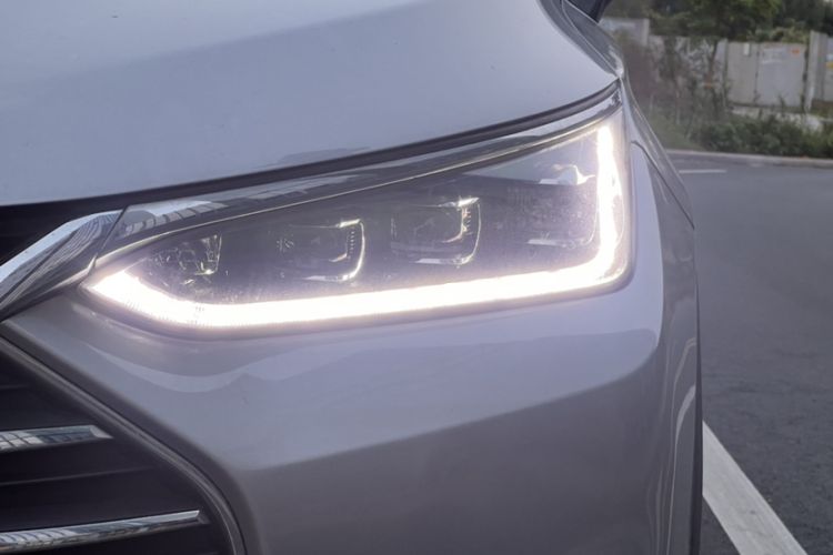 Used BYD Tang 2018 2.0T Automatic Smart Connect Prestige 7-Seater China V Standard Left Front Headlight