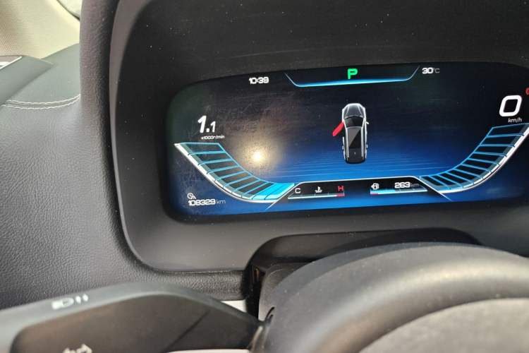 Used BYD Tang 2018 2.0T Automatic Smart Connect Prestige 5-Seater National Emission Standard V Odometer Close Up