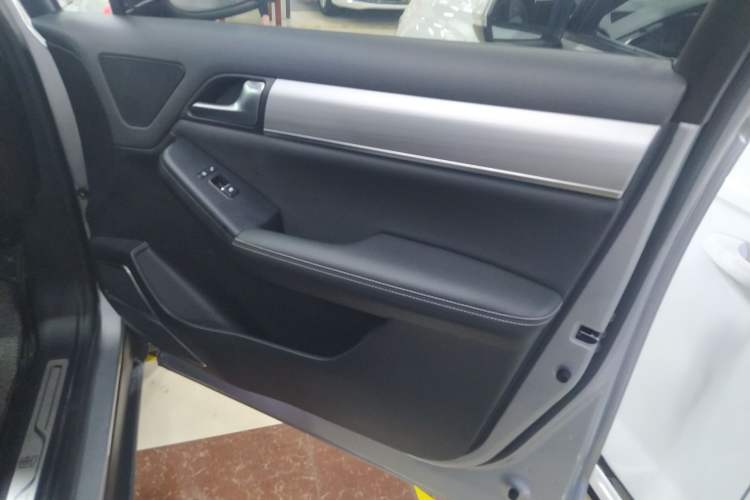 Used BYD Tang 2018 2.0T Automatic Smart Connect Prestige 7-Seater China V Standard Right Front Door Interior