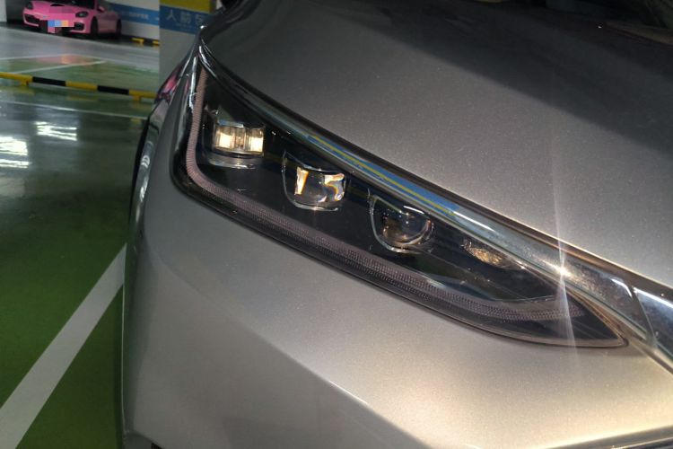 Used BYD Tang 2018 2.0T Automatic SmartConnect Prestige 7-Seater China V Standard Right Front Headlight