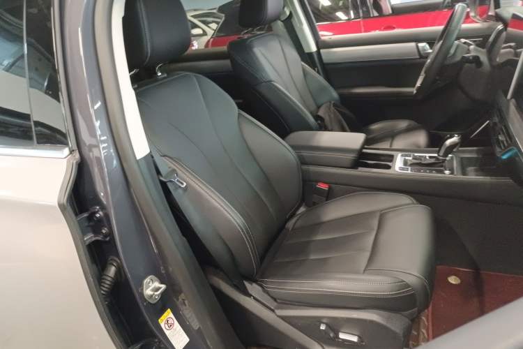 Used BYD Tang 2018 2.0T Automatic SmartConnect Prestige 7-Seater China V Standard Right Front Seat