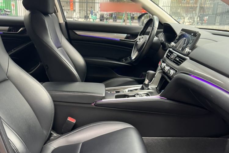 Used BYD Tang 2018 2.0T Automatic Smart Connect Prestige 7-Seater China V Standard Right Front Seat