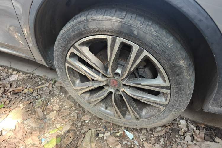 Used BYD Tang 2018 2.0T Automatic Smart Connect Prestige 5-Seater National Emission Standard V Right Front Wheel Hub