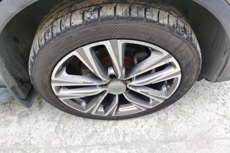 Used BYD Tang 2018 2.0T Automatic Smart Connect Prestige 7-Seater China V Standard Right Front Wheel Hub
