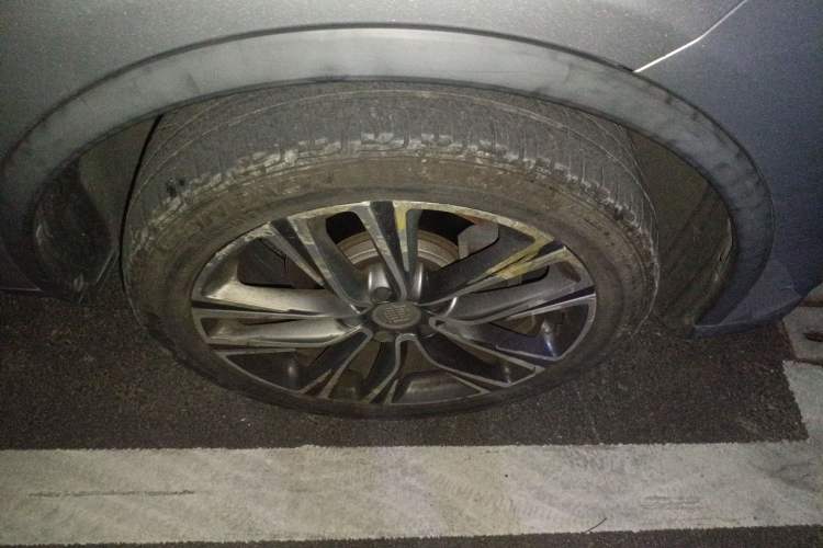 Used BYD Tang 2018 2.0T Automatic Smart Connect Prestige 7-Seater China V Standard Right Front Wheel Hub