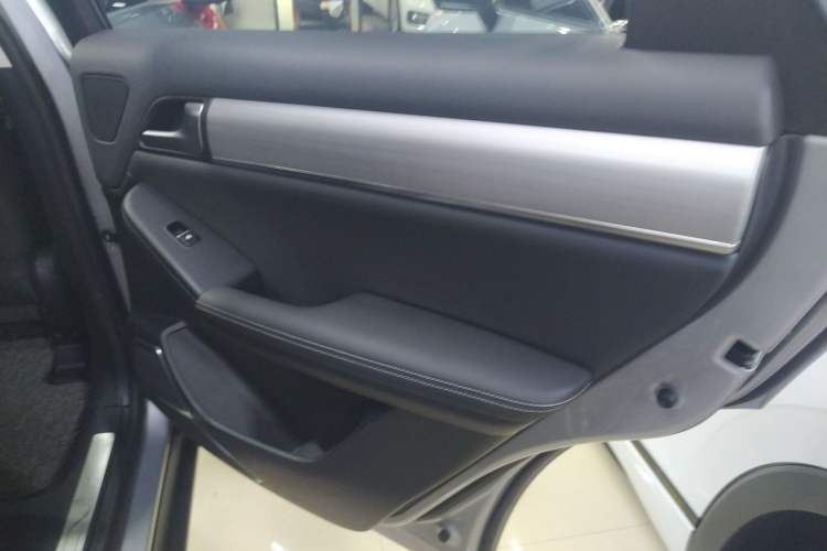 Used BYD Tang 2018 2.0T Automatic Smart Connect Prestige 7-Seater China V Standard Right Rear Door Interior