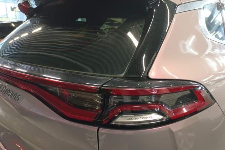 Used BYD Tang 2018 2.0T Automatic SmartConnect Prestige 7-Seater China V Standard Right Rear Taillight