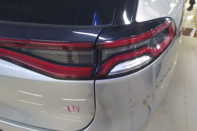 Used BYD Tang 2018 2.0T Automatic Smart Connect Prestige 7-Seater China V Standard Right Rear Taillight