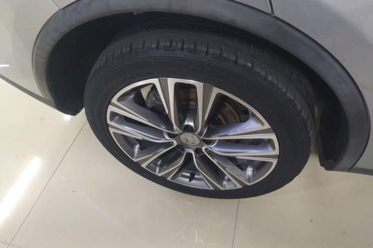 Used BYD Tang 2018 2.0T Automatic Smart Connect Prestige 7-Seater China V Standard Right Rear Wheel Hub