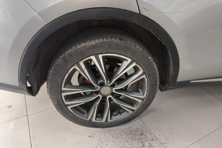 Used BYD Tang 2018 2.0T Automatic Smart Connect Prestige 5-Seater National Emission Standard V Right Rear Wheel Hub