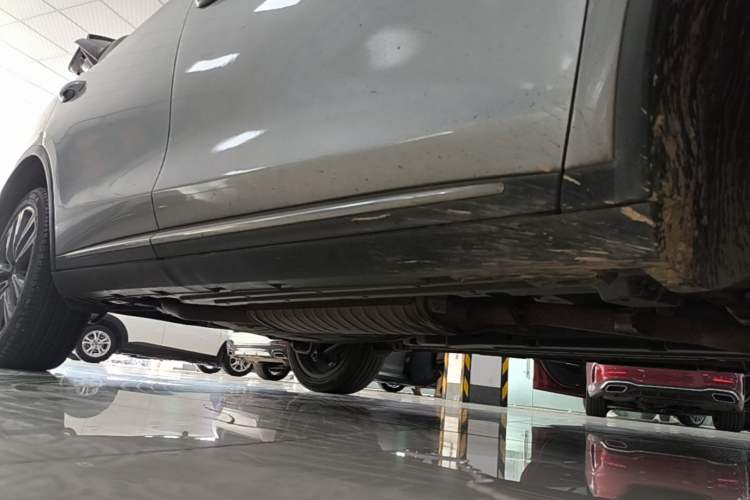 Used BYD Tang 2018 2.0T Automatic Smart Connect Prestige 5-Seater National Emission Standard V Right Side Sill