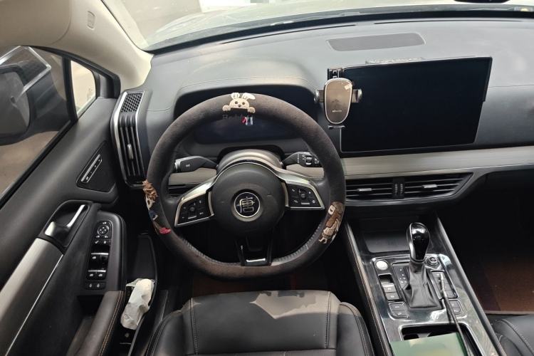 Used BYD Tang 2018 2.0T Automatic Smart Connect Prestige 5-Seater National Emission Standard V Steering Wheel