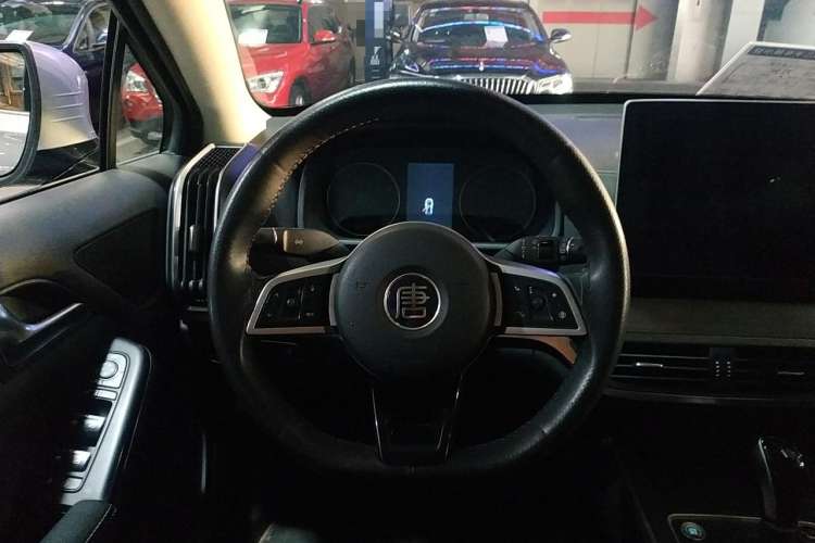 Used BYD Tang 2018 2.0T Automatic SmartConnect Prestige 5-Seater Emission Standard China V Steering Wheel