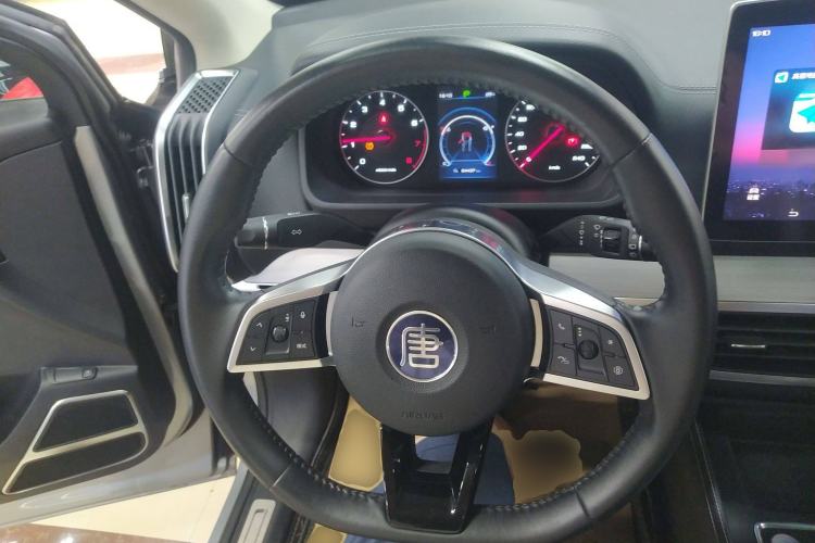 Used BYD Tang 2018 2.0T Automatic Smart Connect Prestige 7-Seater China V Standard Steering Wheel