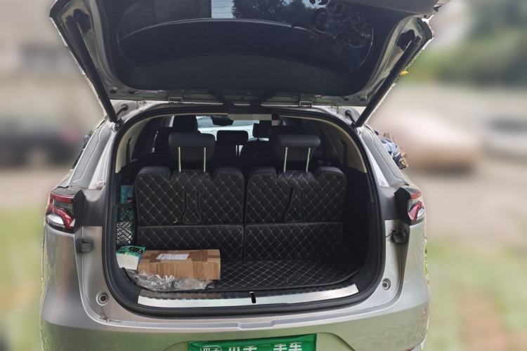 Used BYD Tang 2018 2.0T Automatic SmartConnect Prestige 7-Seater China V Standard Trunk