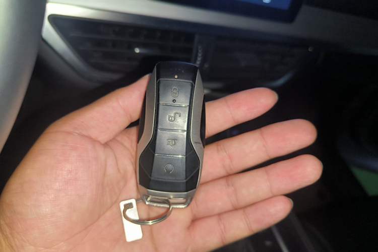 Used BYD Tang 2018 2.0T Automatic SmartConnect Prestige 7-Seater China V Standard Vehicle Key