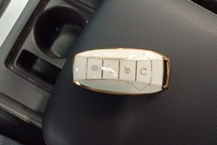 Used BYD Tang 2018 2.0T Automatic SmartConnect Prestige 7-Seater China V Standard Vehicle Key