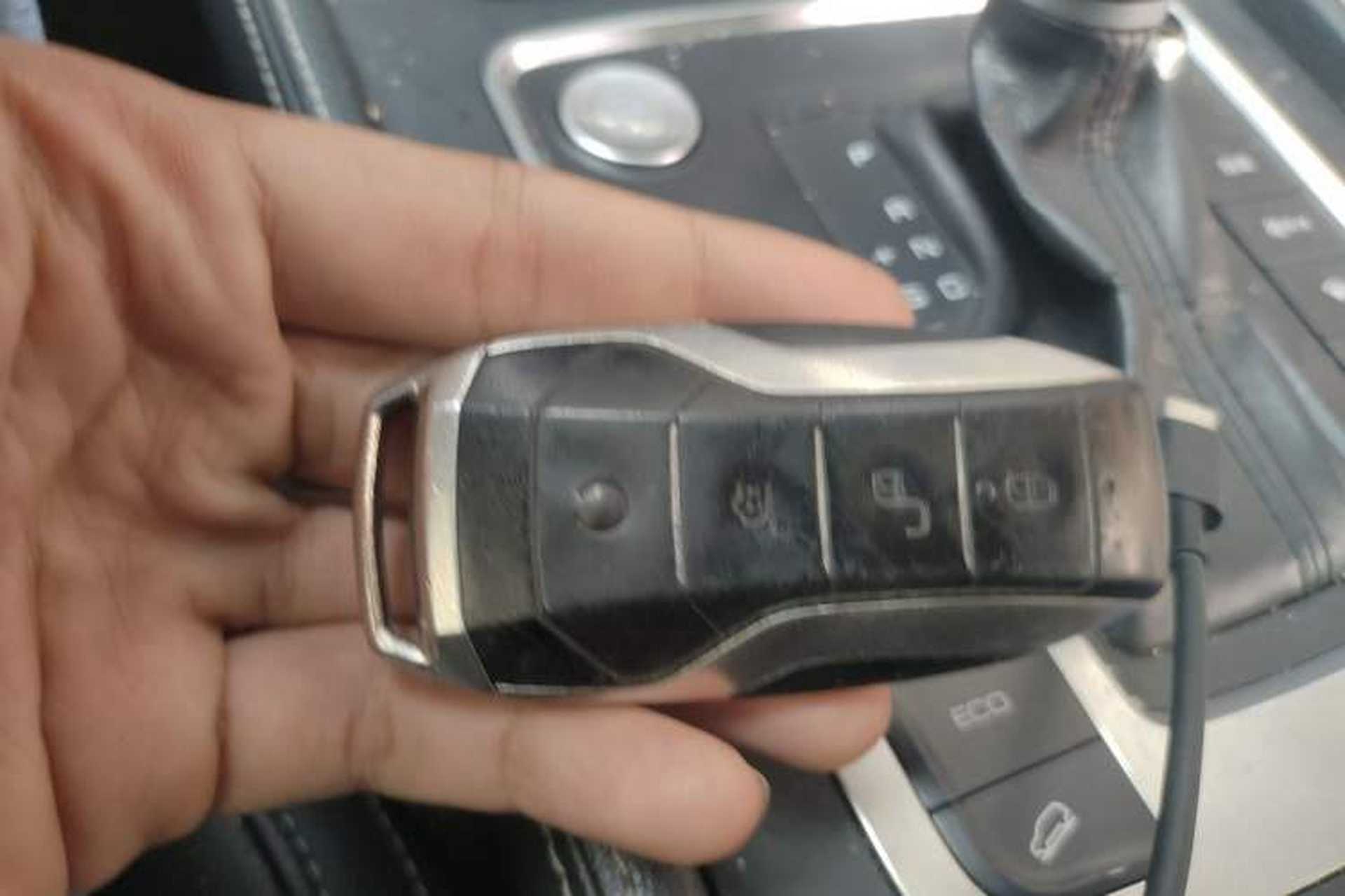 Used BYD Tang 2018 2.0T Automatic Smart Connect Prestige 7-Seater China V Standard Vehicle Key