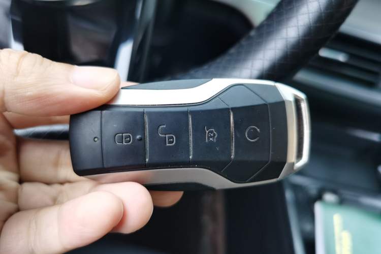 Used BYD Tang 2018 2.0T Automatic Smart Connect Prestige 7-Seater China V Standard Vehicle Key