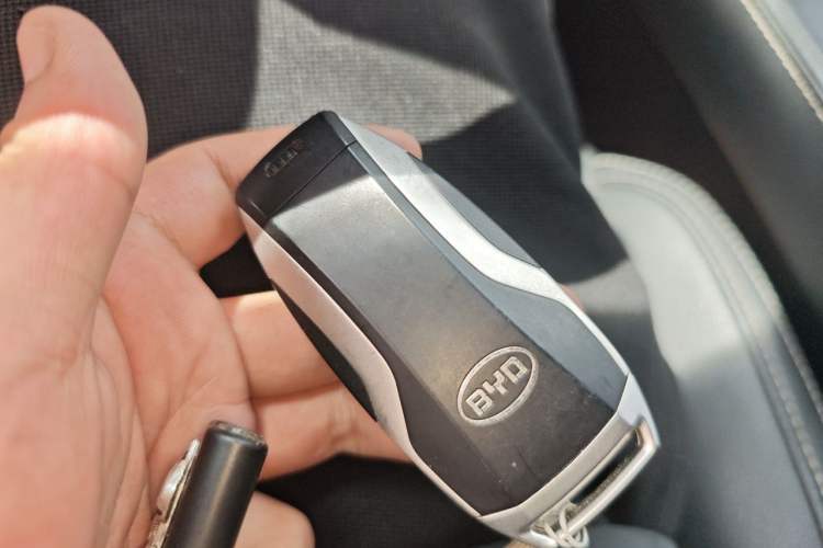Used BYD Tang 2018 2.0T Automatic SmartConnect Prestige 7-Seater China V Standard Vehicle Key
