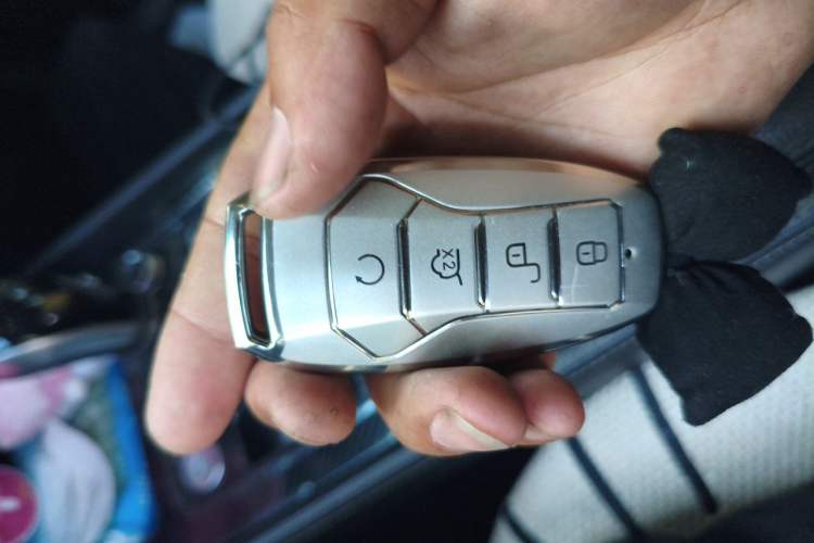 Used BYD Tang 2018 2.0T Automatic SmartConnect Prestige 7-Seater China V Standard Vehicle Key