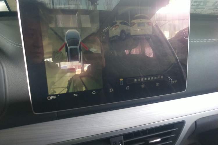 Used BYD Tang 2018 2.0T Automatic SmartConnect Prestige 7-Seater China V Standard Audio And AC Panel