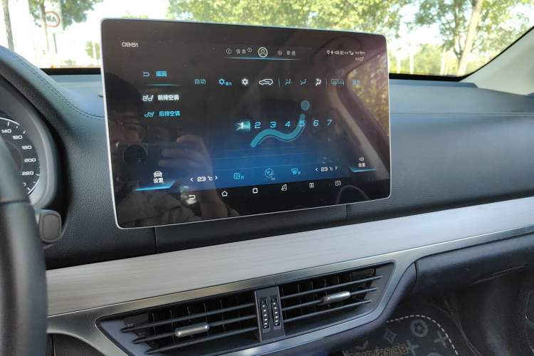 Used BYD Tang 2018 2.0T Automatic Smart Connect Prestige 7-Seater China V Standard Audio And AC Panel