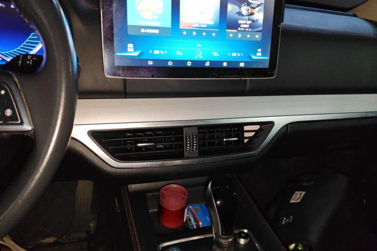 Used BYD Tang 2018 2.0T Automatic SmartConnect Prestige 7-Seater China V Standard Audio And AC Panel
