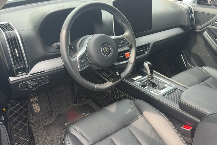 Used BYD Tang 2018 2.0T Automatic SmartConnect Prestige 7-Seater China V Standard Audio And AC Panel