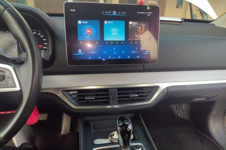 Used BYD Tang 2018 2.0T Automatic SmartConnect Prestige 5-Seater Emission Standard China V Audio And AC Panel