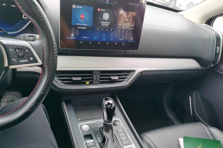 Used BYD Tang 2018 2.0T Automatic SmartConnect Prestige 7-Seater China V Standard Audio And AC Panel