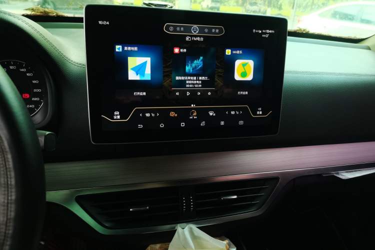 Used BYD Tang 2018 2.0T Automatic SmartConnect Luxury 7-Seater China V Emission Standard Audio And AC Panel