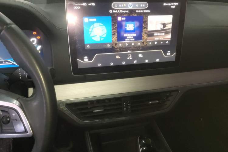 Used BYD Tang 2018 2.0T Automatic SmartConnect Prestige 7-Seater China V Standard Audio And AC Panel
