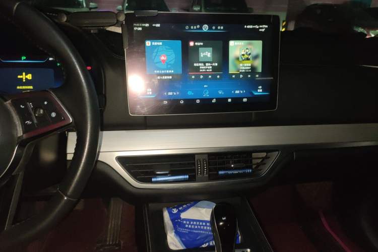 Used BYD Tang 2018 2.0T Automatic SmartConnect Prestige 7-Seater China V Standard Audio And AC Panel