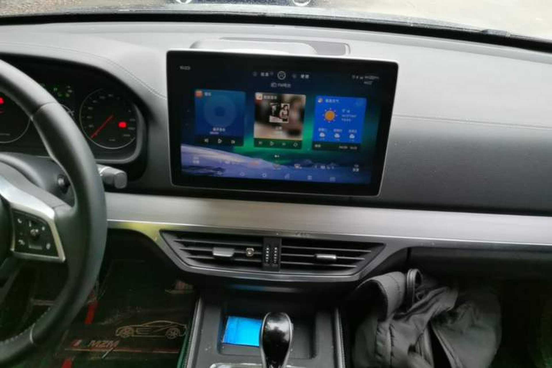 Used BYD Tang 2018 2.0T Automatic SmartConnect Luxury Edition 5 Seats China V Standard Audio And AC Panel