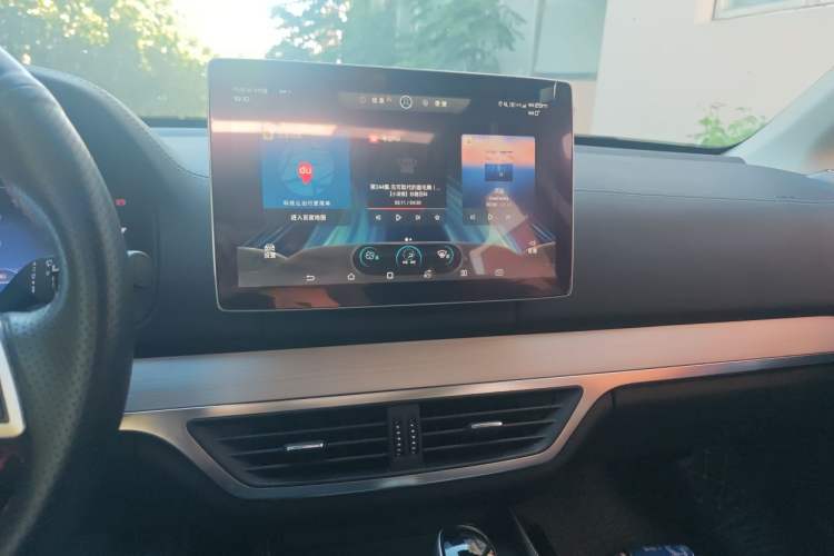 Used BYD Tang 2018 2.0T Automatic SmartConnect Prestige 7-Seater China V Standard Audio And AC Panel