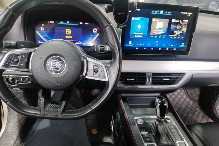 Used BYD Tang 2018 2.0T Automatic SmartConnect Prestige 7-Seater China V Standard Center Console