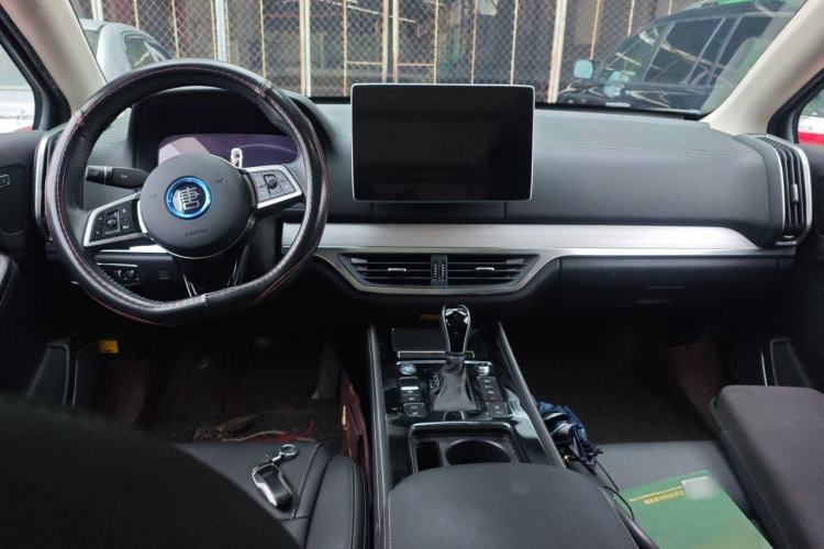 Used BYD Tang 2018 2.0T Automatic SmartConnect Prestige 7-Seater China V Standard Center Console