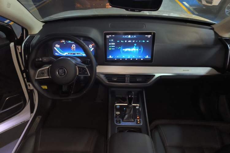 Used BYD Tang 2018 2.0T Automatic SmartConnect Prestige 7-Seater China V Standard Center Console