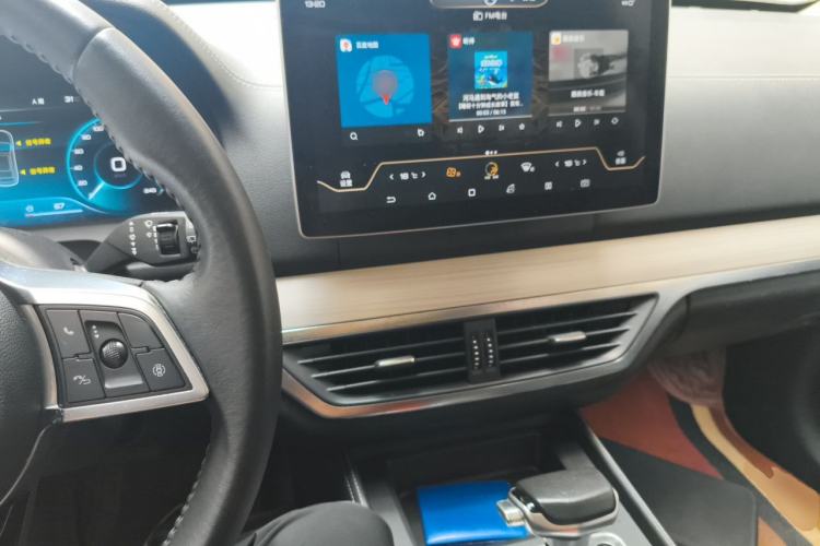 Used BYD Tang 2018 2.0T Automatic SmartConnect Prestige 7-Seater China V Standard Center Console